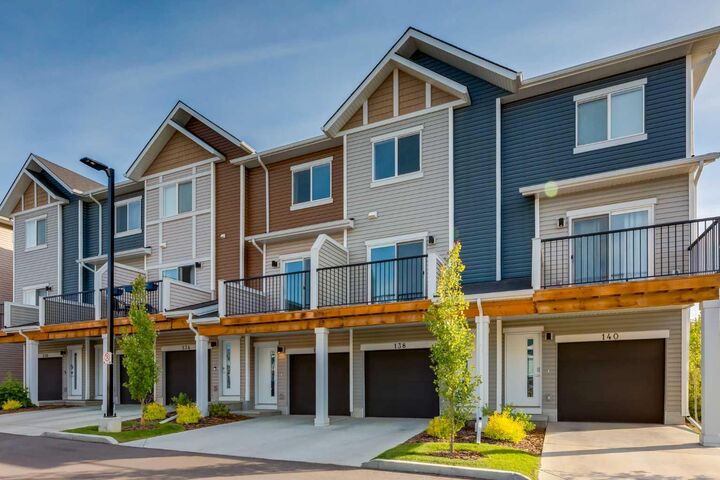 Property Photo:  136 Tuscany Summit Square NW  AB T3L 0G1 
