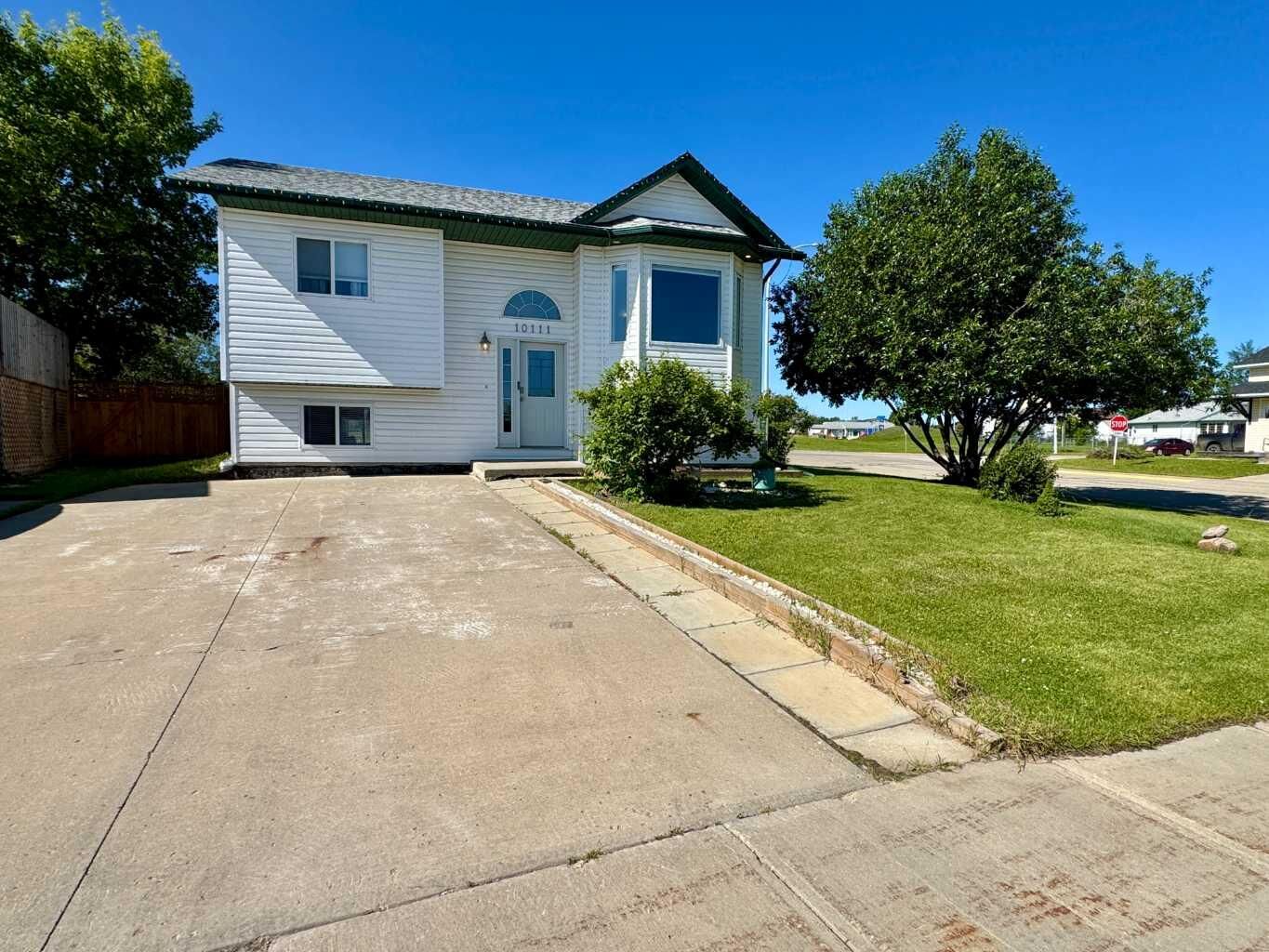 Property Photo: 10111 98A Street AB T0H 3C0