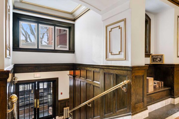 Property Photo:  804 18 Avenue SW 304  AB T2T 0G8 