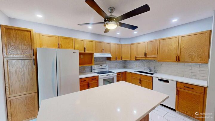 Property Photo: 75 1 Avenue S 203 AB T1J 4R2