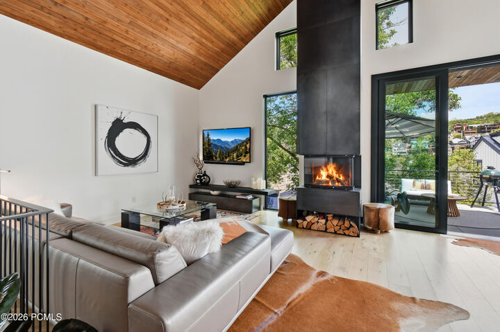 Property Photo: 328 Woodside Avenue UT 84060