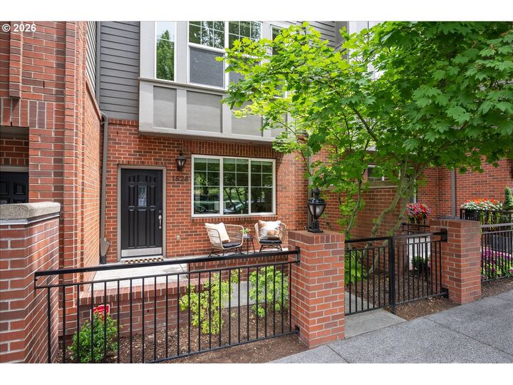 Property Photo: 1526 NW 24th Ave OR 97210