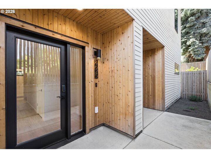 Property Photo: 4625 N Campbell Ave OR 97217