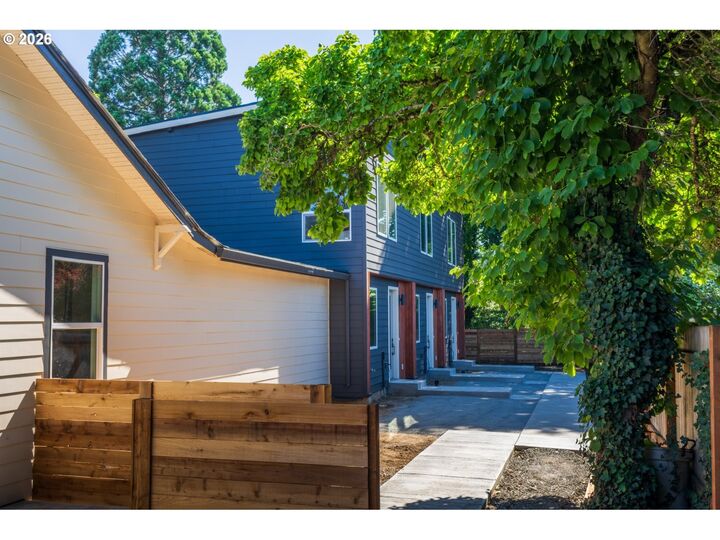 Property Photo:  5118 SE 66th Ave  OR 97206 