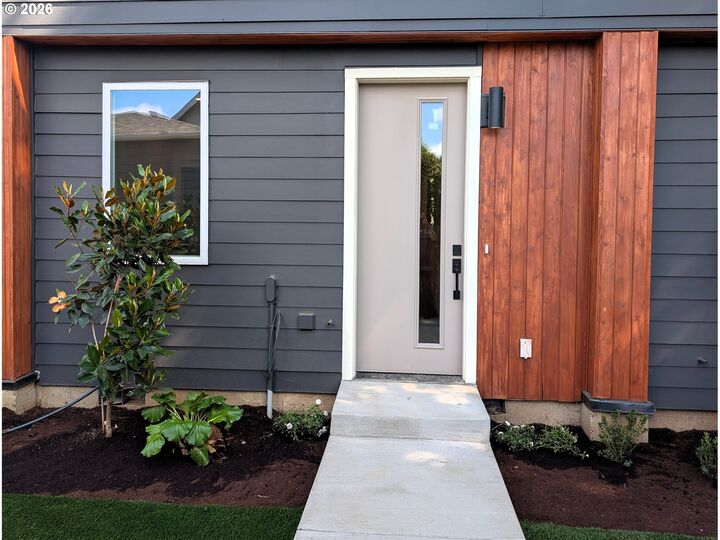 Property Photo:  5118 SE 66th Ave  OR 97206 
