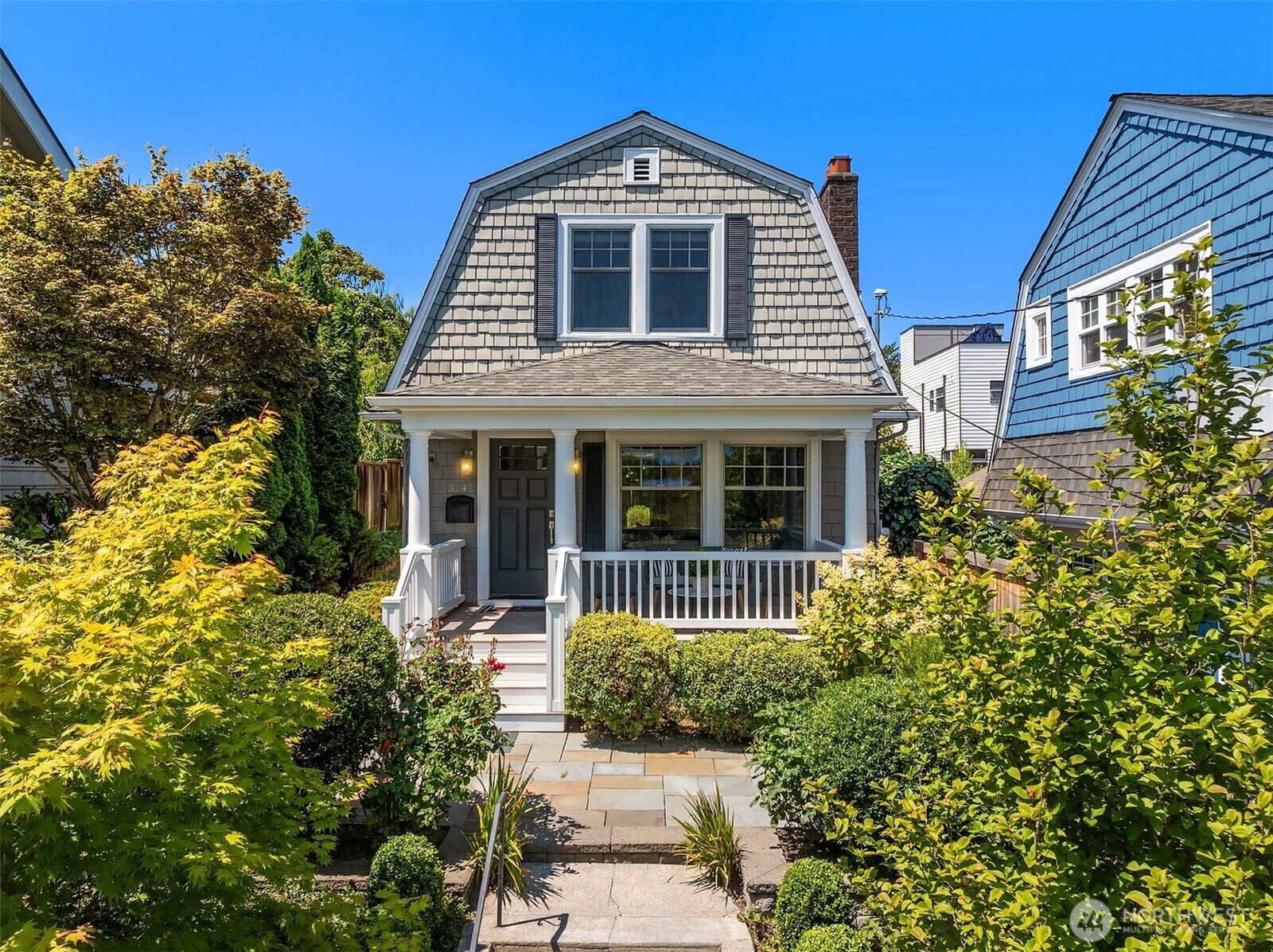 Property Photo:  3141  Broadway  E  WA 98102 