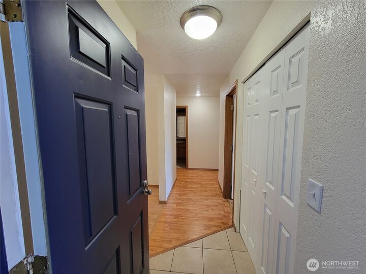 Property Photo: 15416 40th Avenue W 42 WA 98087