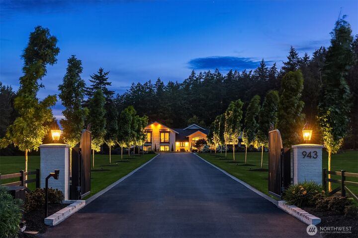 Property Photo: 943 N Good Road Road WA 98282