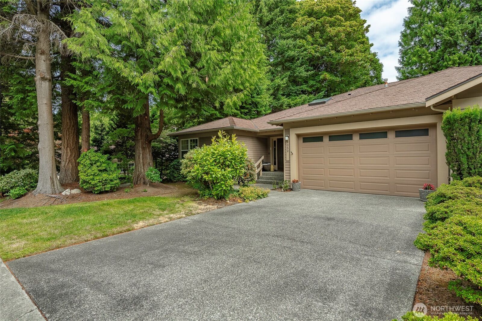 Property Photo: 9052 Gleneagle Drive 19 WA 98230