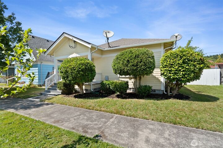 Property Photo:  259 SW Lewis Street  WA 98532 