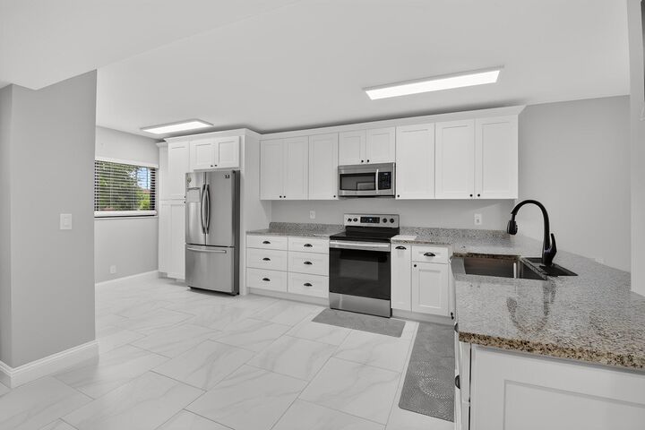 Property Photo: 15075 Witney Road 213 FL 33484