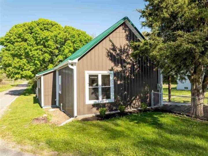 Property Photo: 10577 Dalton Road IN 47346