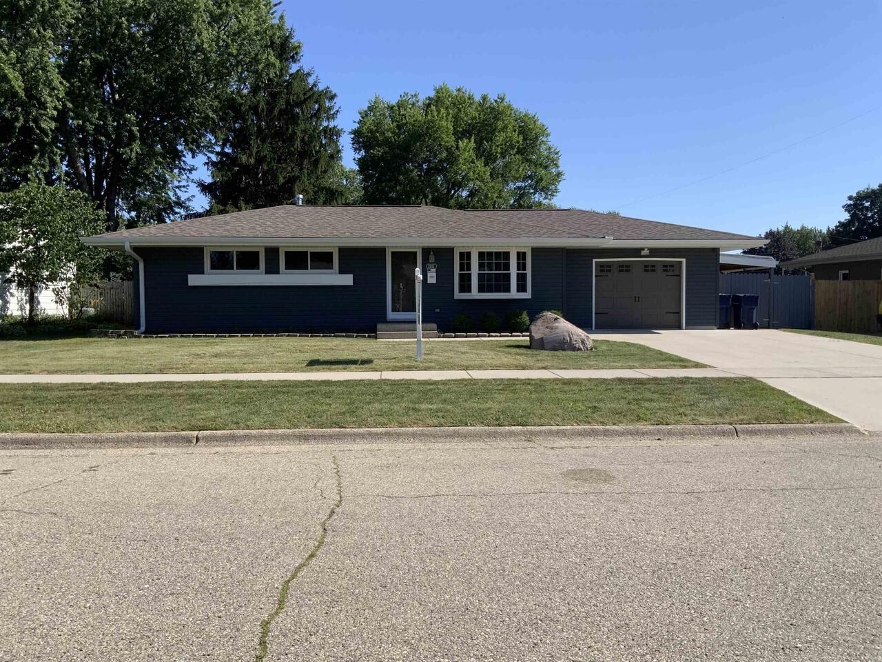 Property Photo:  2017 Crestview Street  WI 53546 