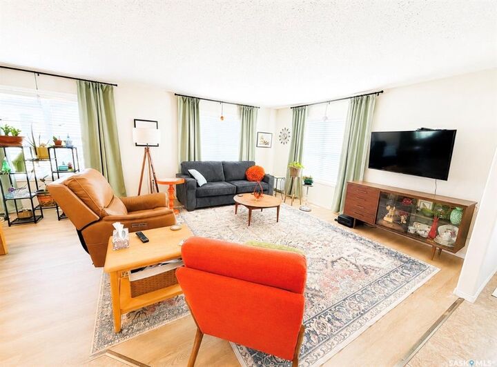 Property Photo: 1275 S Railway Avenue E 4 SK S9H 5P3