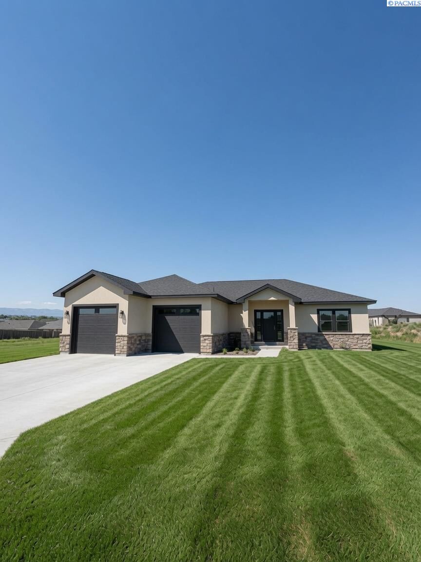Property Photo: 404 Victoria St WA 98944
