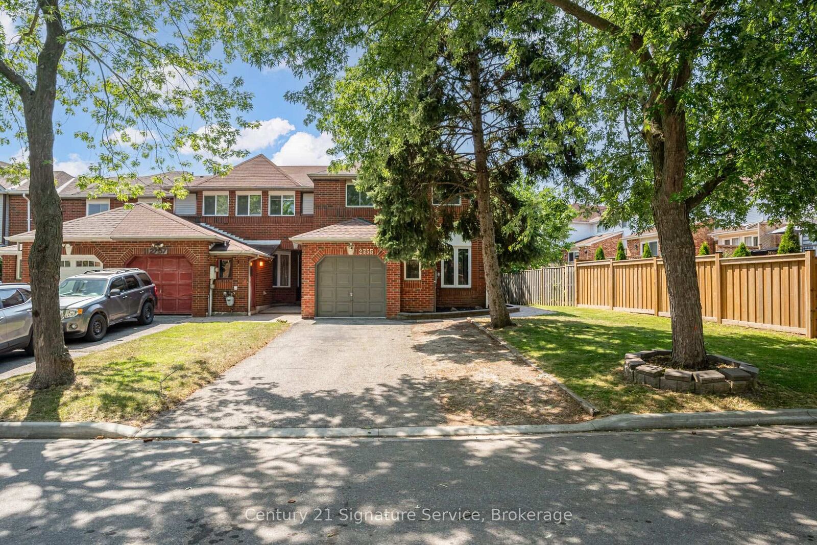 Property Photo: 2755 Lindholm Crescent ON L5M 4S1