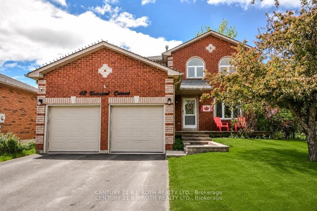 Property Photo:  42 Farmstead Crescent  ON L4N 8S1 