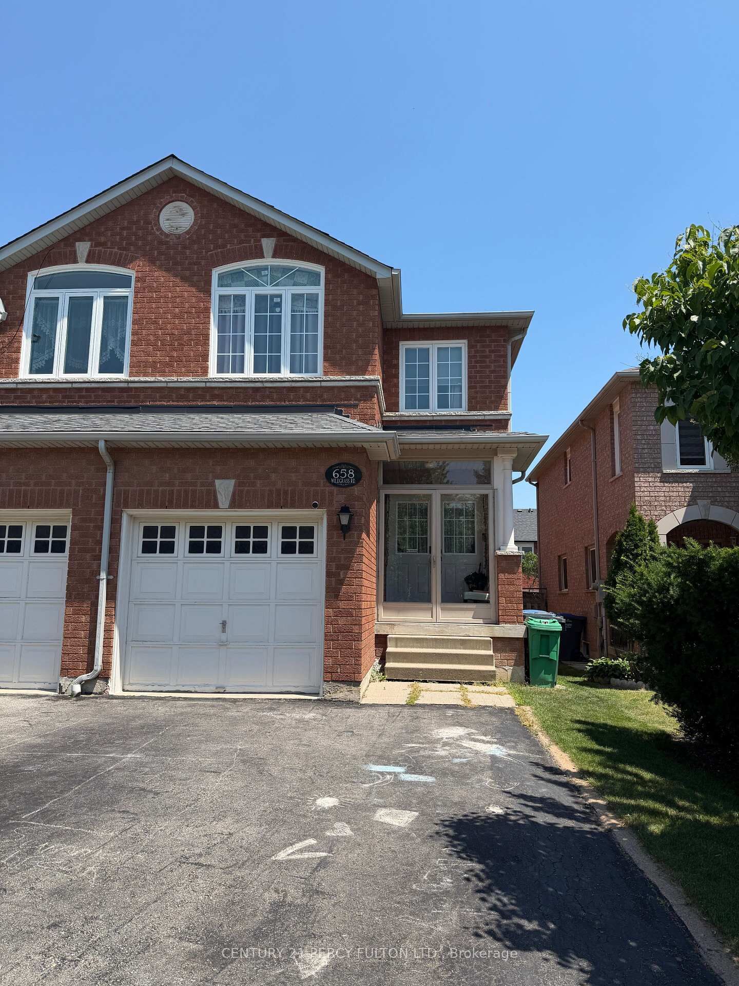 Property Photo:  658 Wildgrass Road  ON L5B 4J5 