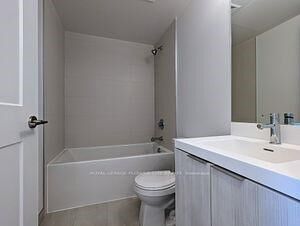 Property Photo:  8 Widmer Street 2101  ON M5V 0W6 
