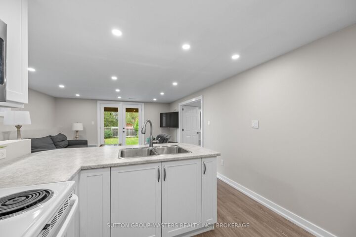 Property Photo: 1705 Executive Avenue ON K7P 0L9