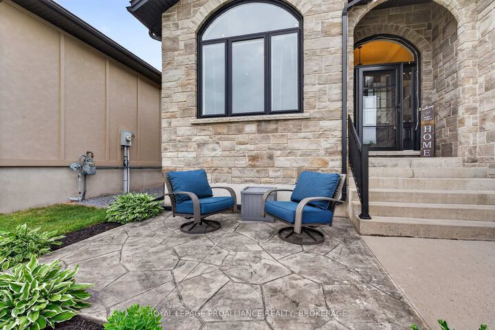 Property Photo: 142 Gildersleeve Boulevard ON K0H 1G0