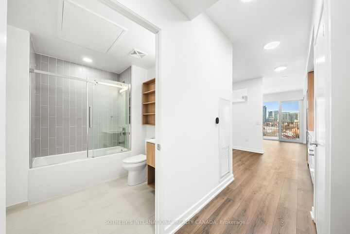 Photo de la propriété: 88 Bathurst Street 1113 ON M5V 0W8