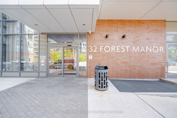 Property Photo: 32 Forest Manor Road 207 ON M2J 0H2