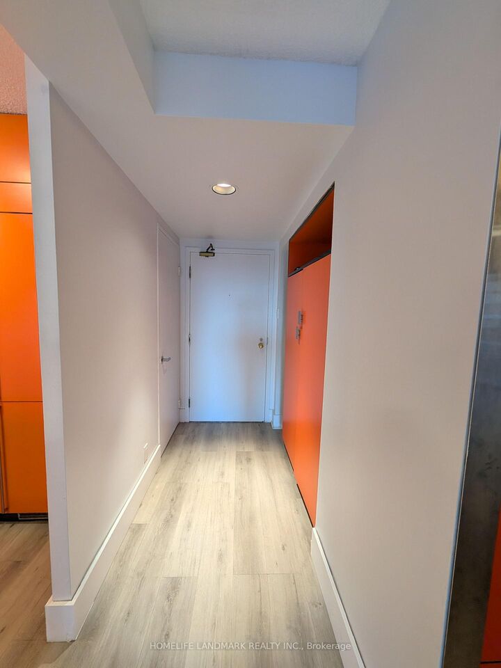 Property Photo:  92 King Street E 805  ON M5H 1H1 