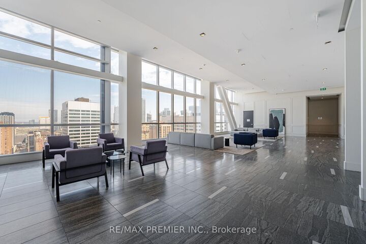 Property Photo: 488 University Avenue 3201 ON M5G 0C1