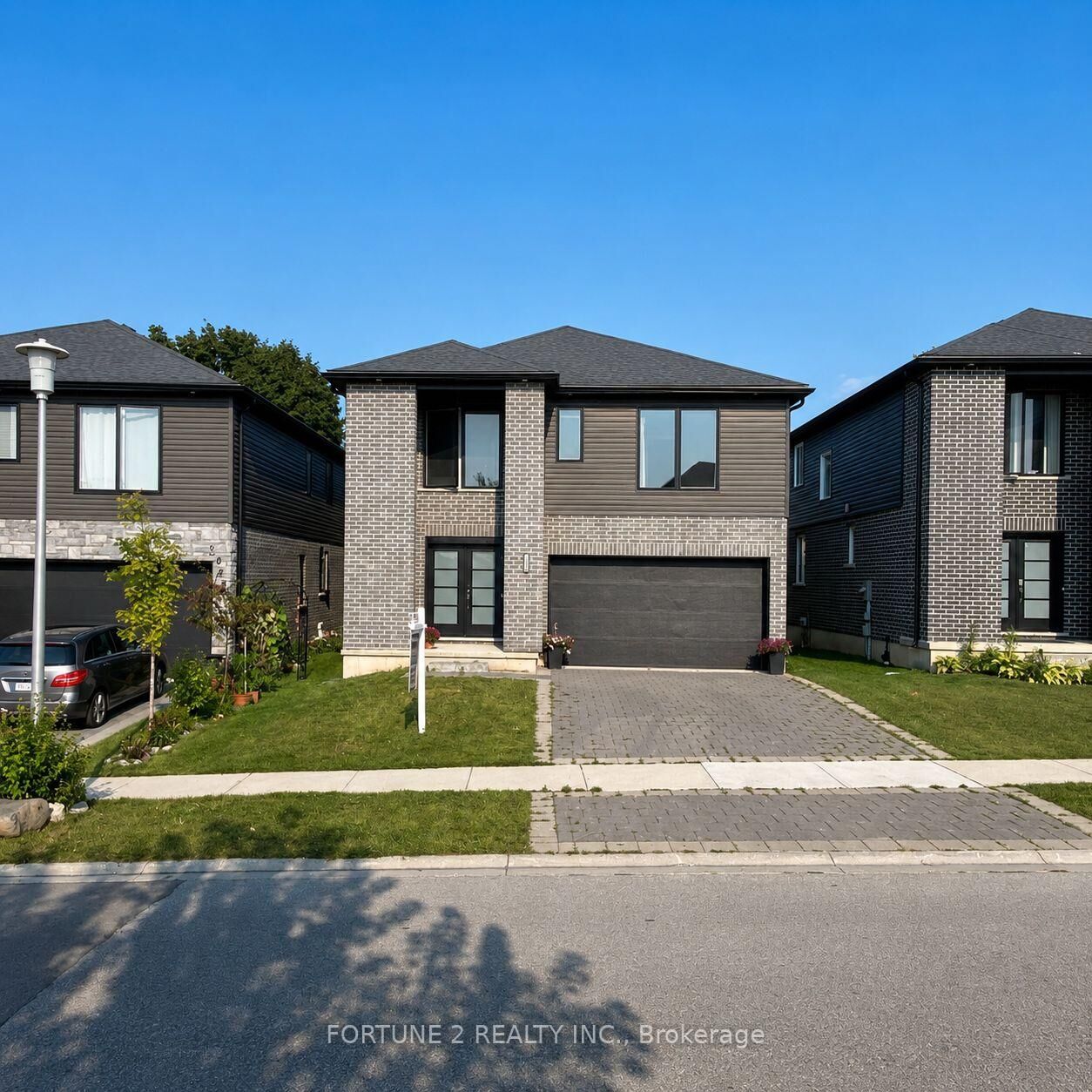 Property Photo: 2064 Tribalwood Street ON N6G 0J2
