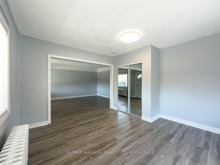 5576 Desson Avenue — photo 1
