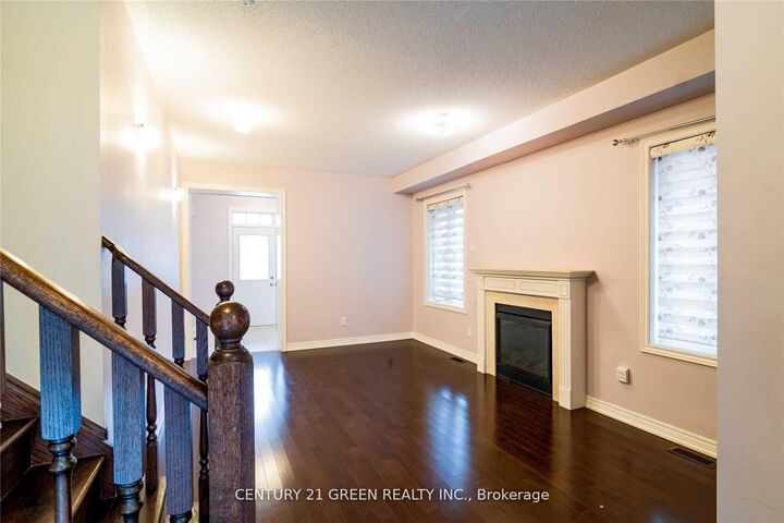 Property Photo:  73 Thornbush Boulevard  ON L7A 4J9 
