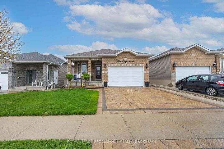 Property Photo:  1224 Carfa Crescent  ON K7P 0M7 