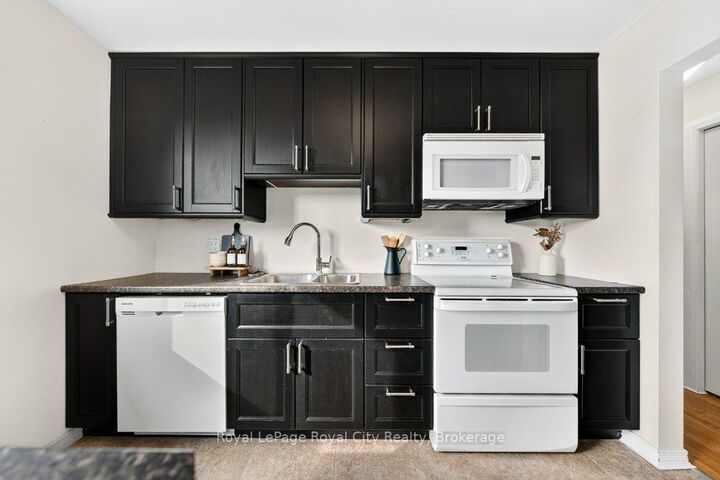 Property Photo:  18 Springdale Boulevard  ON N1H 6X5 