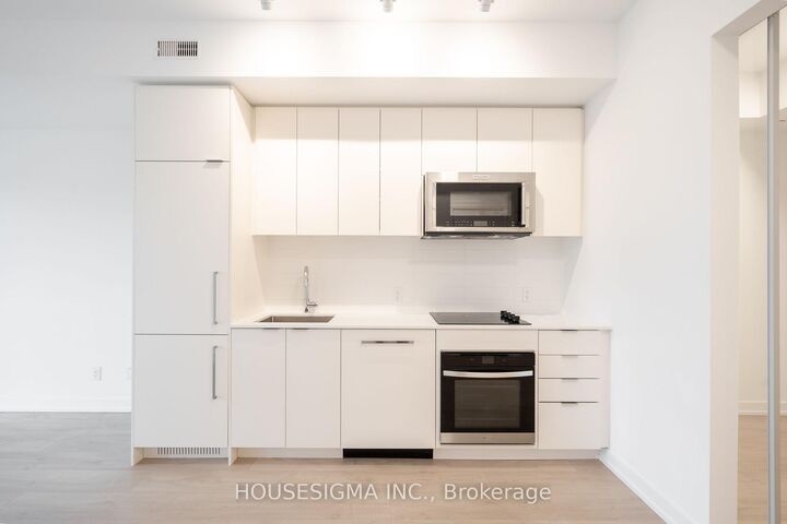 181 Sheppard Avenue E 202 — photo 1