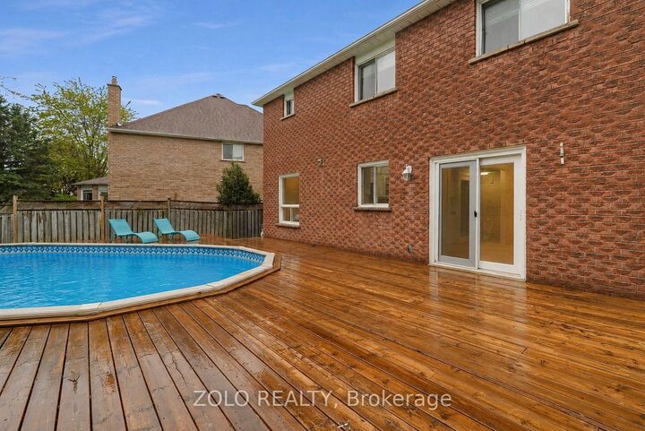Property Photo:  272 Elman Crescent  ON L3Y 7X4 