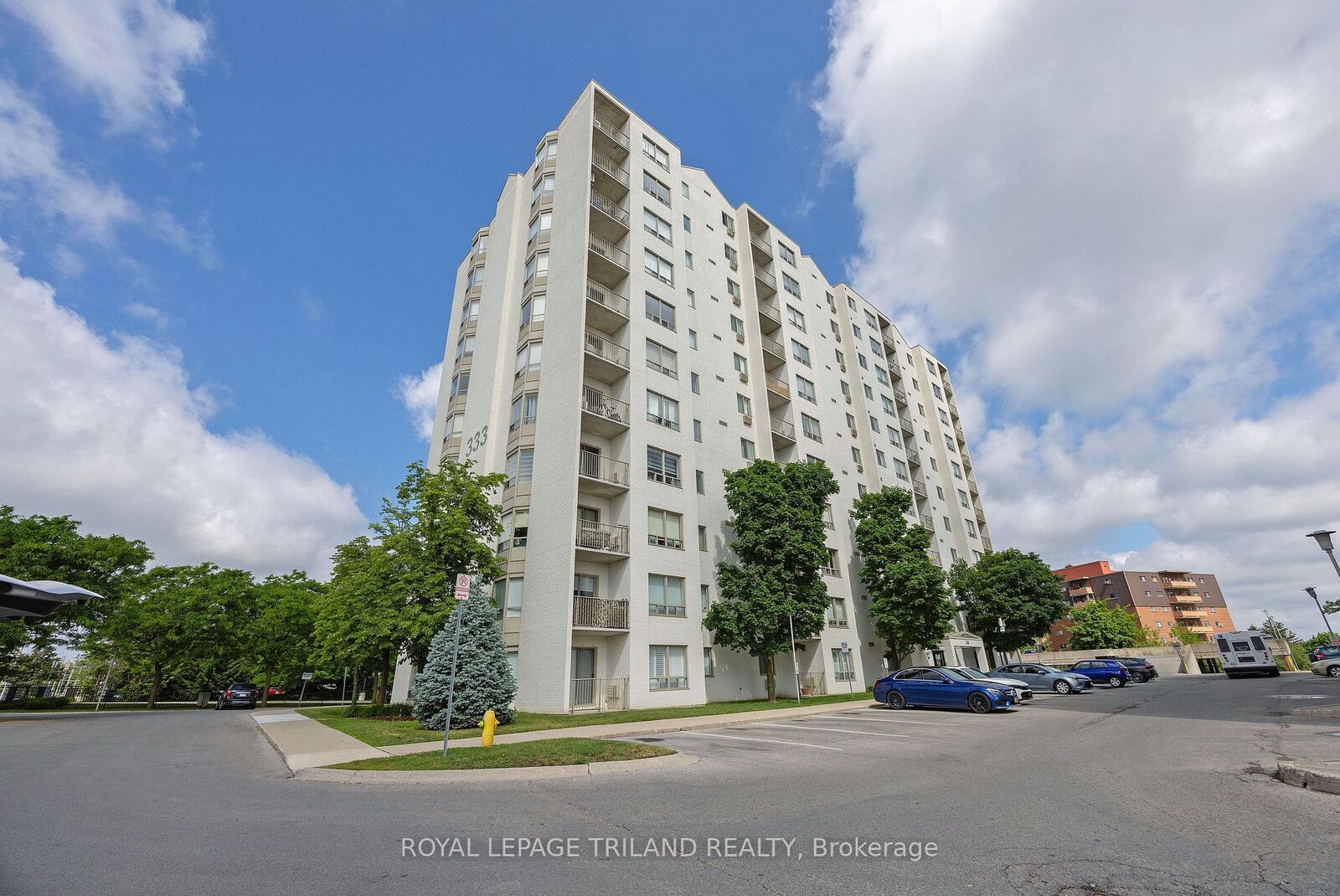 Property Photo: 333 Commissioners Road W 105 ON N6J 4X7