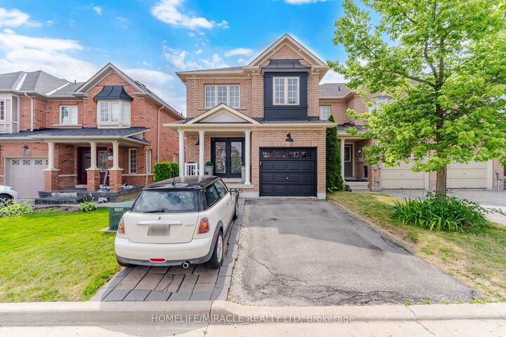 Property Photo: 37 Lacebark Court ON L6R 3M7
