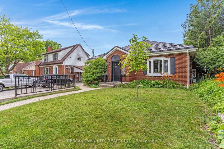 Property Photo: 805 Rockway Drive ON N2G 3B6