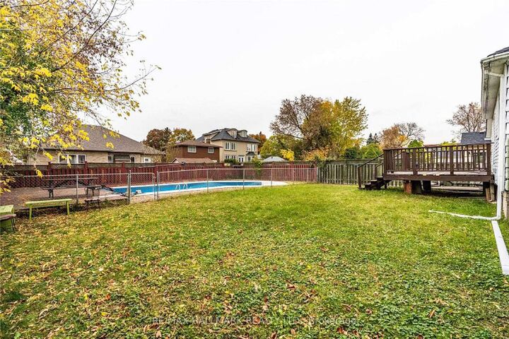 Property Photo: 226 Lawrence Avenue ON L4C 1Z6
