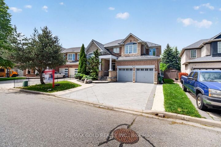 61 Whitwell Drive — photo 1