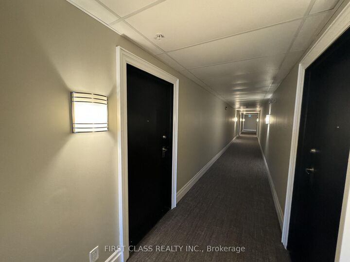Property Photo:  21 Brookhouse Drive  ON L1B 0V4 