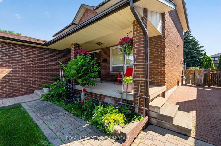 Property Photo: 162 Wigwoss Drive ON L4L 2R2