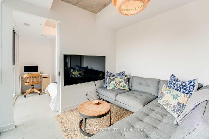 Property Photo: 38 Howard Park Avenue 528 ON M6R 0A7