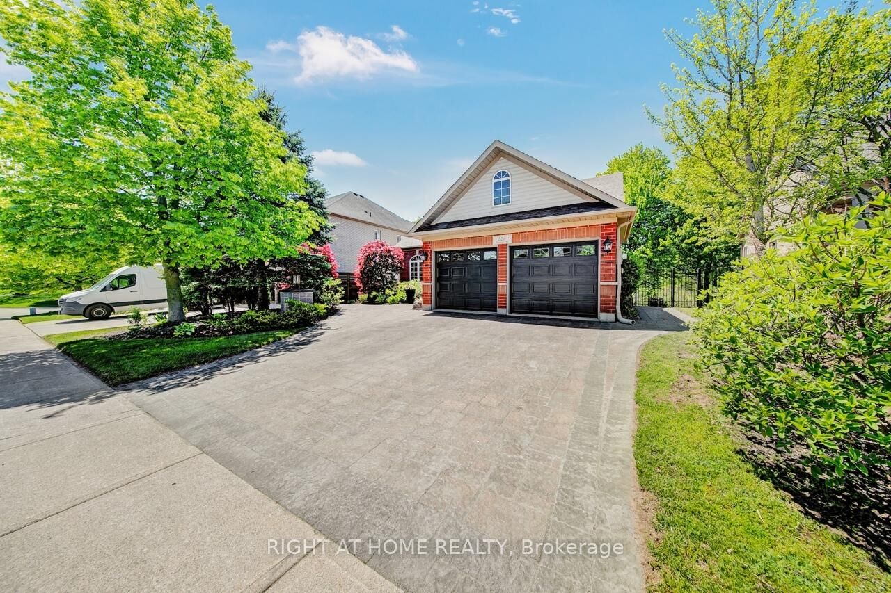 Property Photo:  126 Moore Crescent  ON L9G 4Z8 
