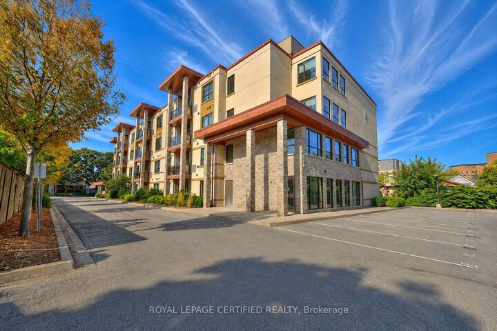Property Photo:  26 Wellington Street 205  ON L2R 5P8 