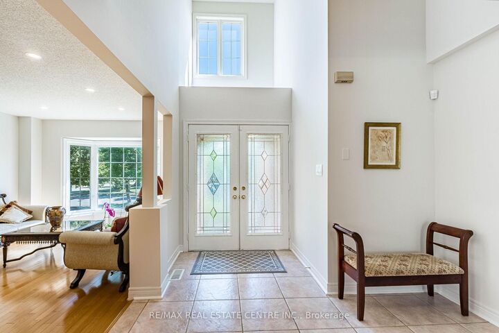 Property Photo: 5343 Russell View Road ON L5M 5V8
