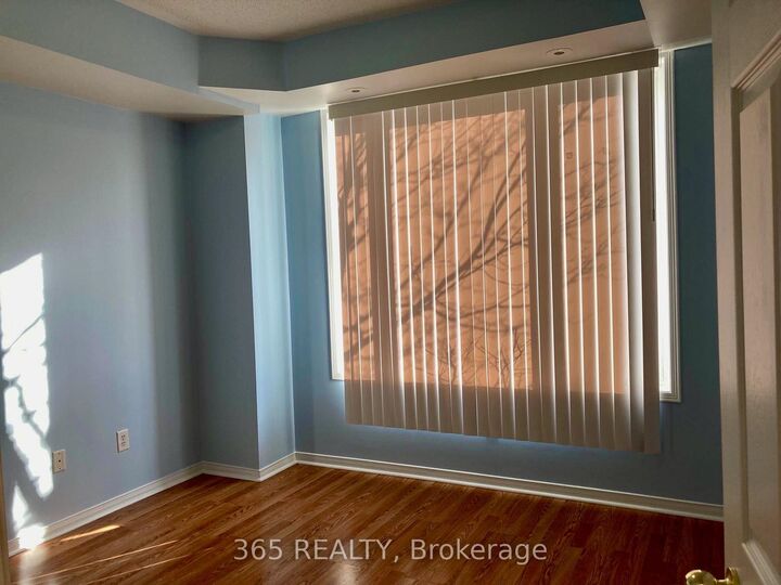 Photo de la propriété: 4975 Southampton Drive 263 ON L5M 8E2