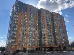 Property Photo: 300 Webb Drive 506 ON L5B 3W3