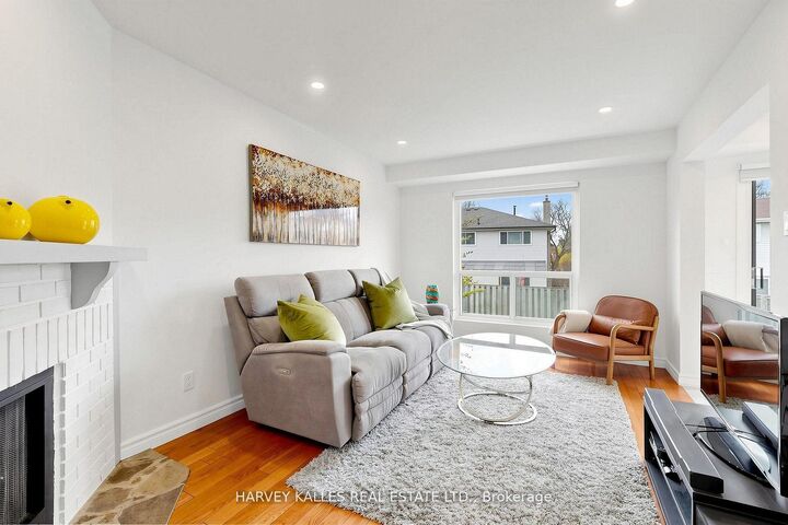 Property Photo: 197 Lisa Crescent ON L4J 2N2